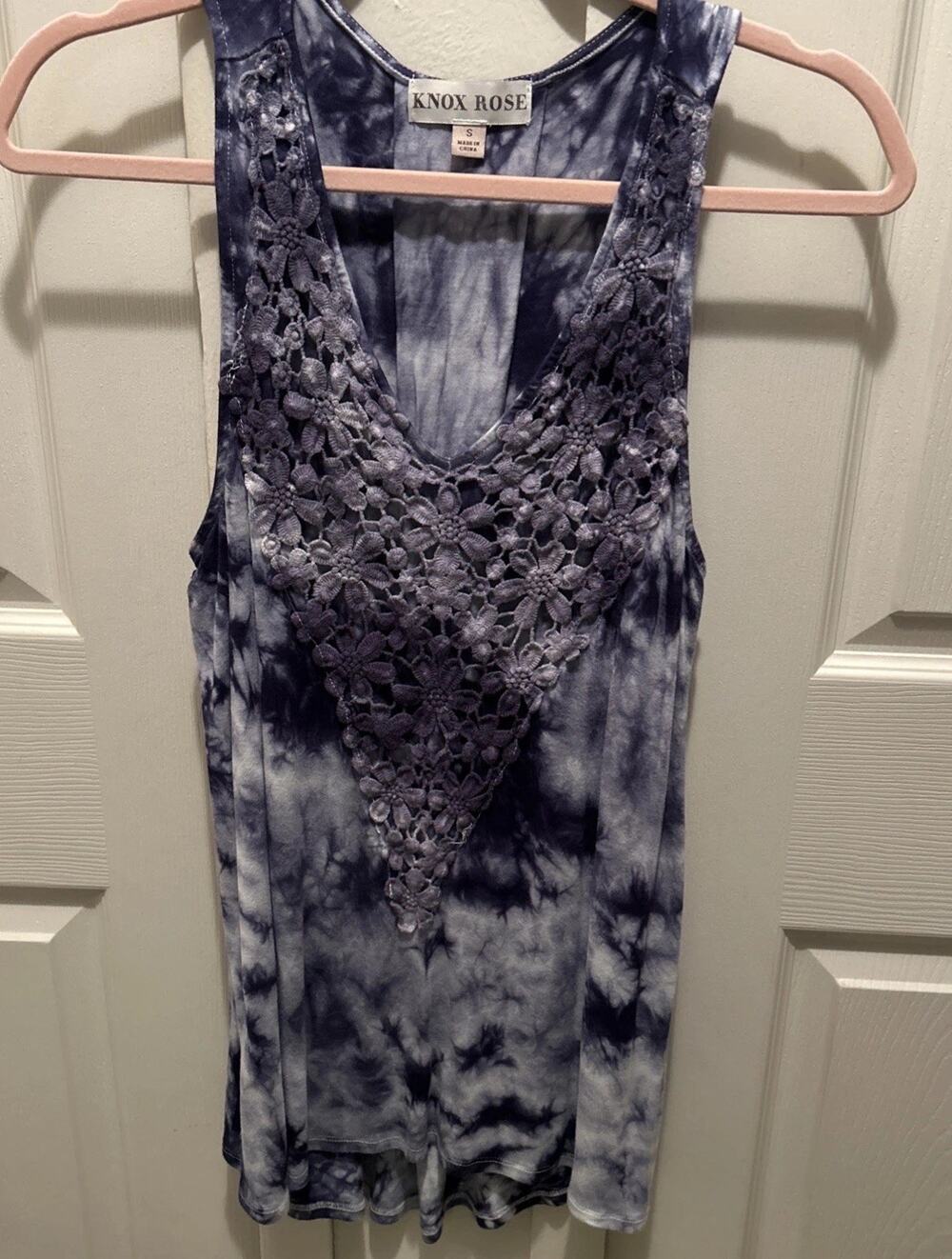 Knox Rose Women’s Small Sleeveless Blue Scoop Neck Embroidered Tank Top Tye Dye